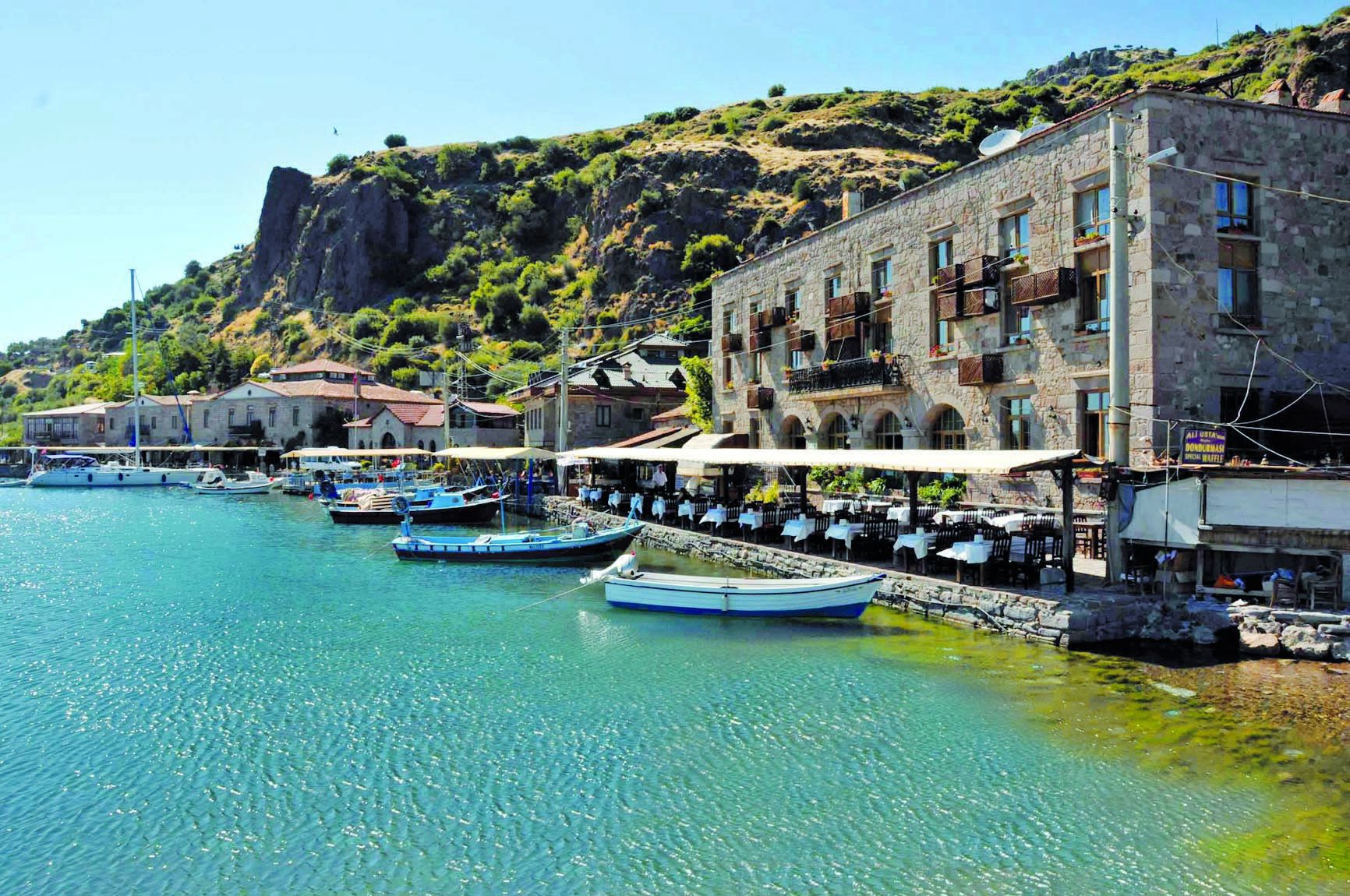 Assos Gezilecek Yerler - Troyas Yapı